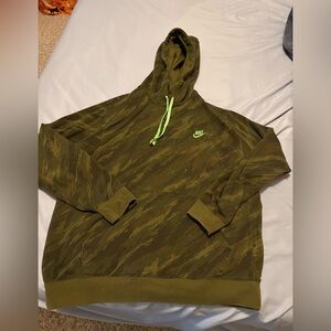 Men’s pullover Nike hoodie